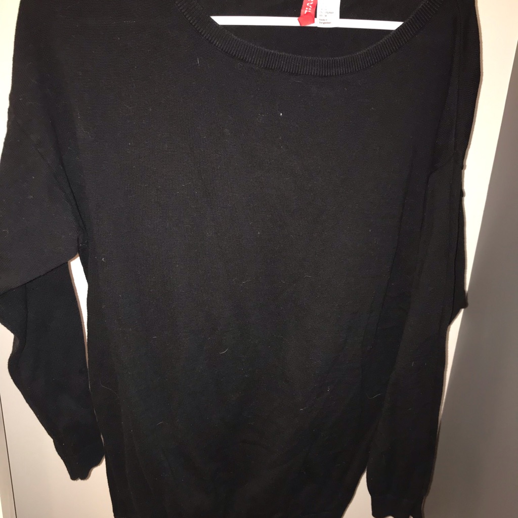 Basic Black Crew Neck